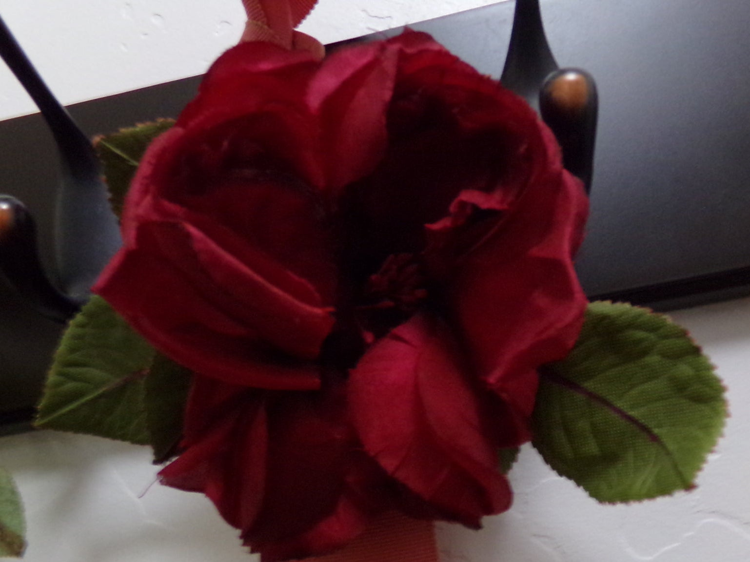 VINTAGE BEAUTIFUL RED VELVET SINGLE ROSE BLOSSOM-GERMAN 1930 NOW $22.95