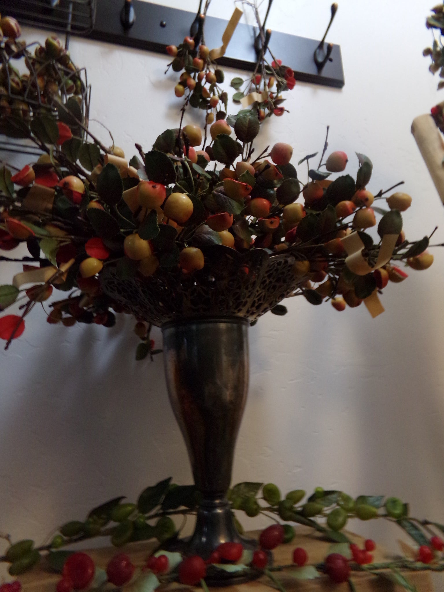 VINTAGE FRUIT SWAG W/ 1/2 FRUIT   GERMANY NOW $8.95 GOOD CONDITION