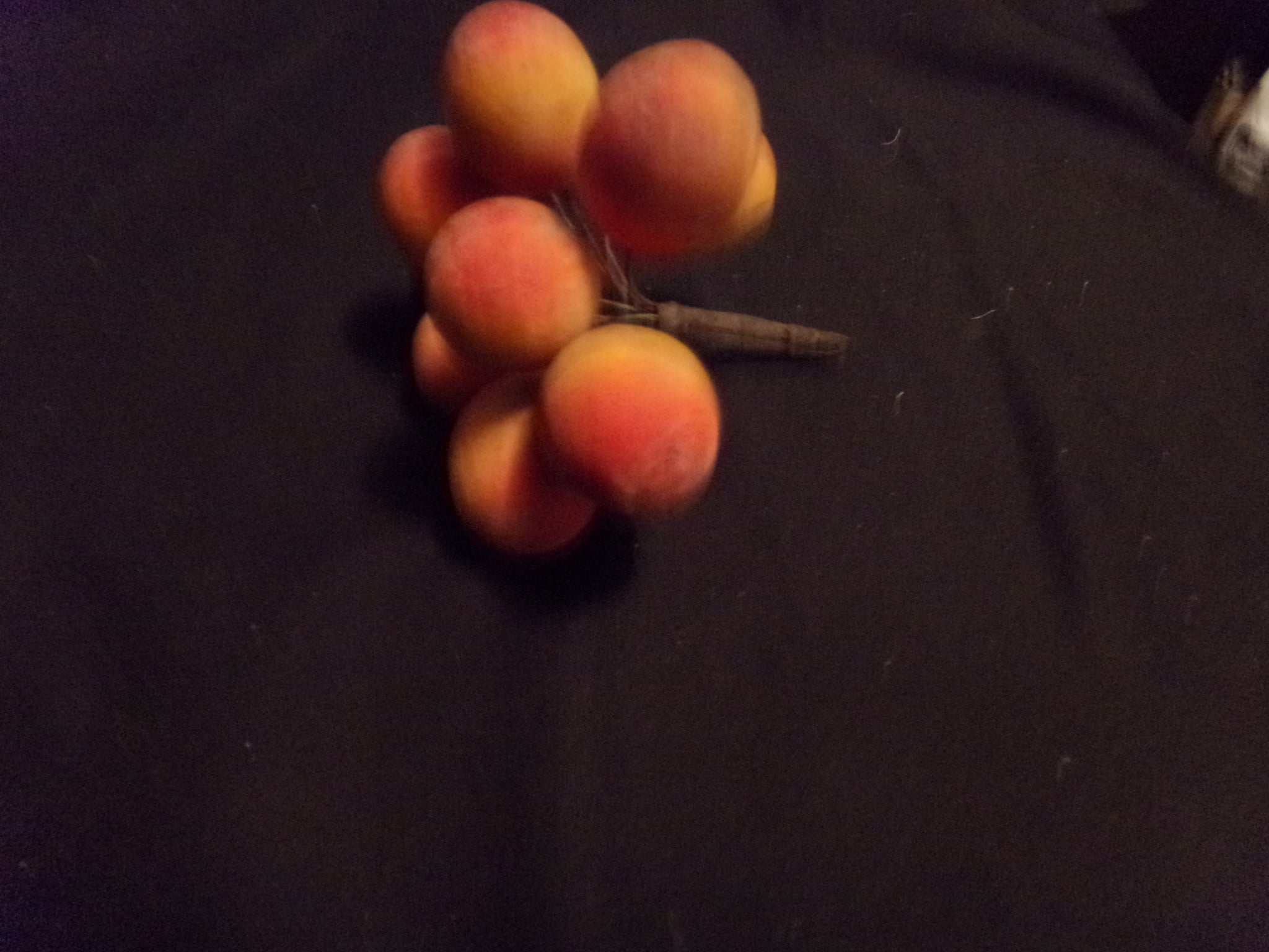 VINTAGE PEACHES LARGE GERMANY- BUNCH (10) WAS $11.95 NOW $9.95  SOME FRAIL WIRES