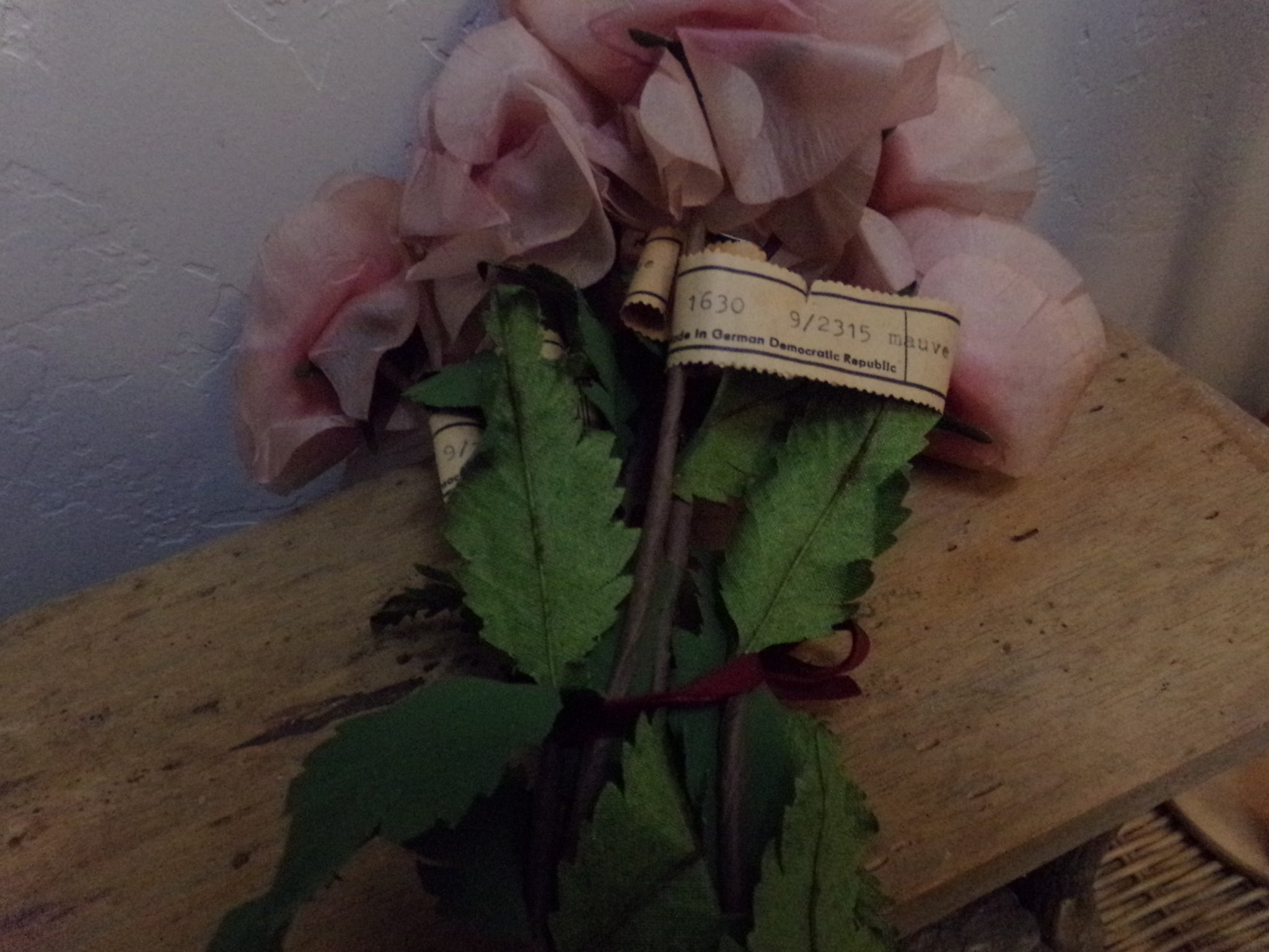 VINTAGE BEIGE SHEER OPEN BLOOM  GERMANY   $6.95 A STEM  GREAT CONDITION0