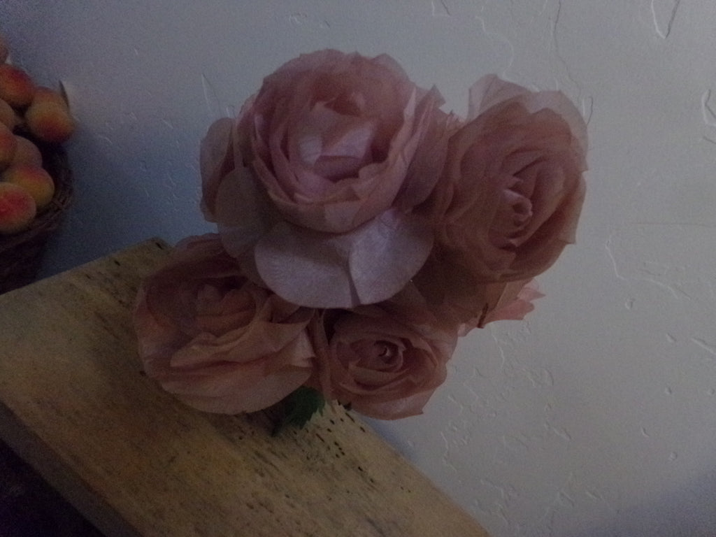 VINTAGE BEIGE SHEER OPEN BLOOM  GERMANY   $6.95 A STEM  GREAT CONDITION0