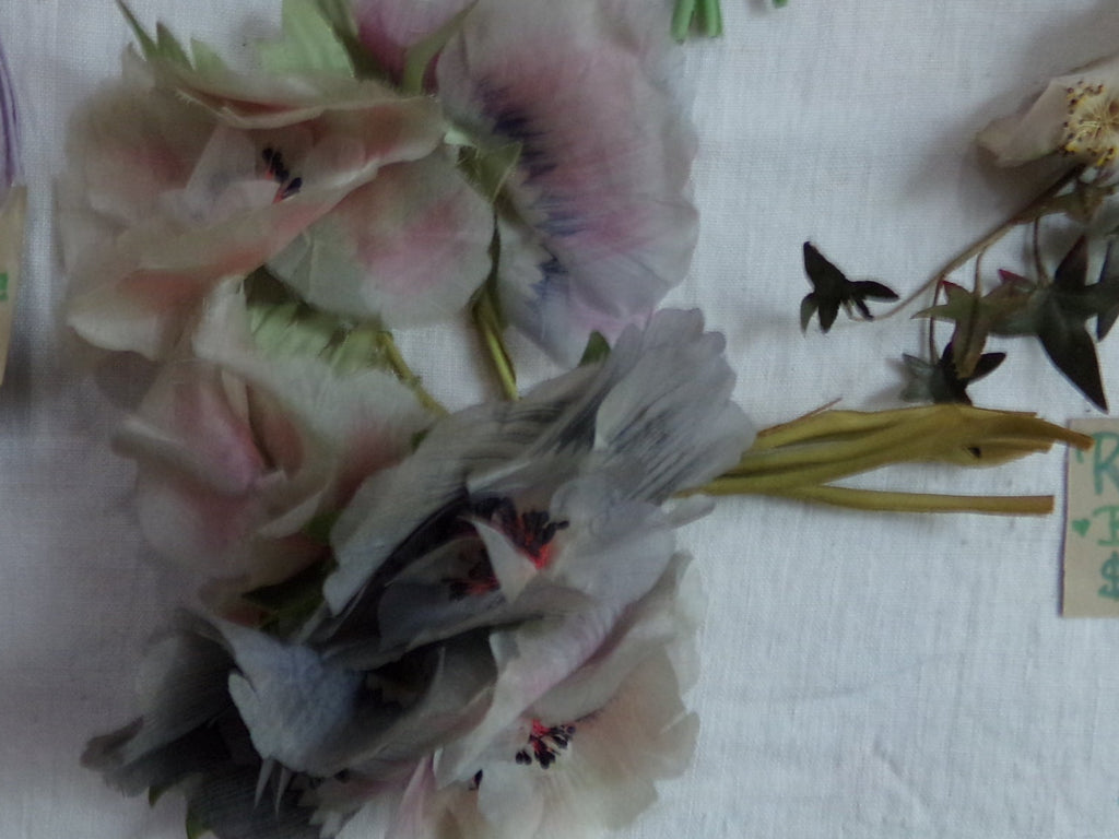 2 Tone Vintage Sweet Pea  6stems     Excellent Vintage Condition  $14.95