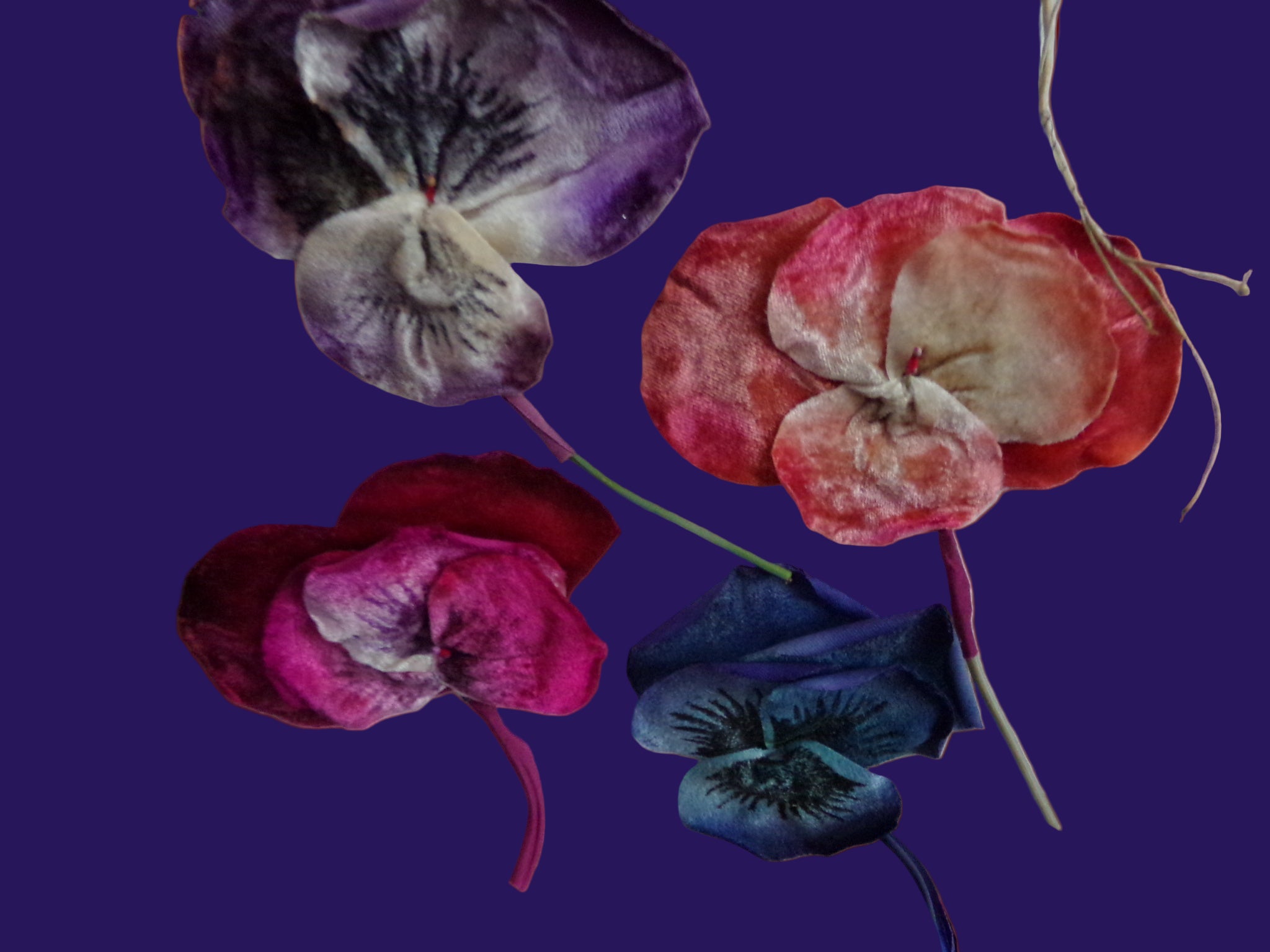 Vintage-FLAT FACED PANSY/WITH PIN BACK   MADE IN FRANCE  $12.95